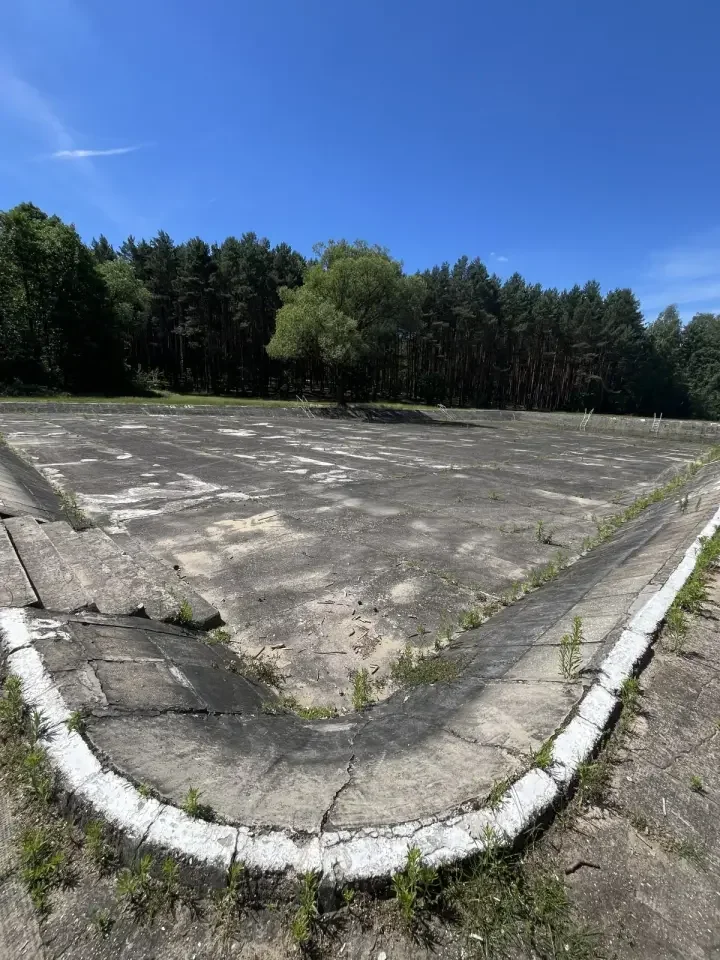 Basen w Blanowicach nadal zamknięty. Spór o grunt nie odpuszcza
