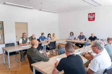 Dziki podchodzą pod osiedla. W Zawierciu służby szykują wspólny plan