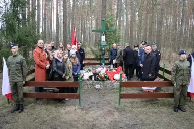 W Rokickim Lesie uczczono powstańców i wyróżniono zasłużonych dla regionu