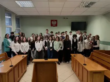 Uczniowie „Jedenastki” zobaczyli prawo z bliska podczas lekcji w sądzie