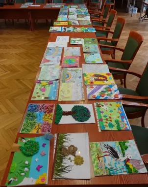 Wiosna pełna barw rozkwitła w szkolnych pracach i zaskoczyła jury