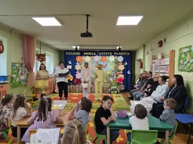 W przedszkolu Misia Uszatka ekologia spotkała się ze świąteczną zabawą