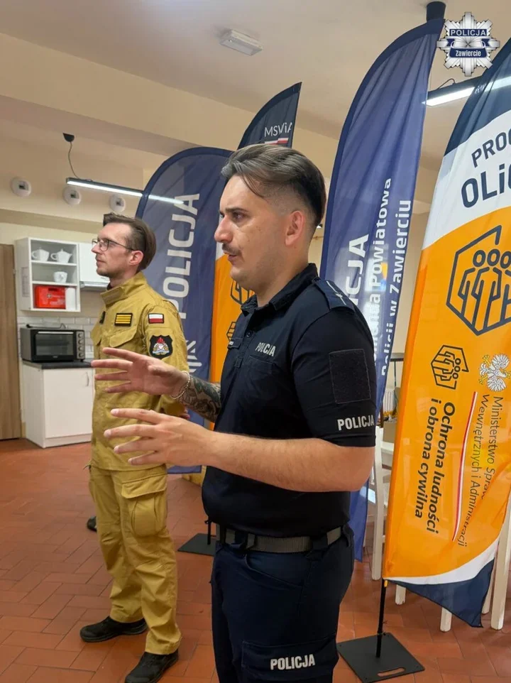 W Zawierciu seniorzy usłyszeli ostrzeżenia przed upałem i oszustami