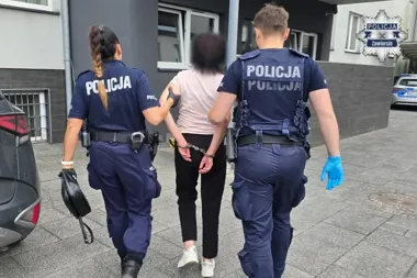 Uderzyła pracownicę MOPS w twarz. Potem usłyszała zarzuty