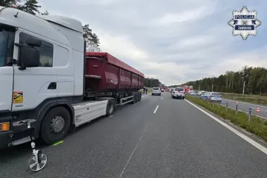 Pożar naczepy zablokował trasę. Chwilę później zginęli dwaj mężczyźni