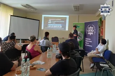 Praca za granicą może skończyć się pułapką - policjant z Zawiercia ostrzegał