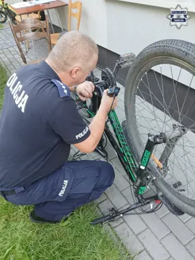 W Szczekocinach policjanci znakowali rowery - chętnych nie brakowało