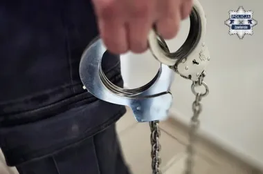 Poręba - 27-latek zniszczył 18 aut i sam trafił do aresztu