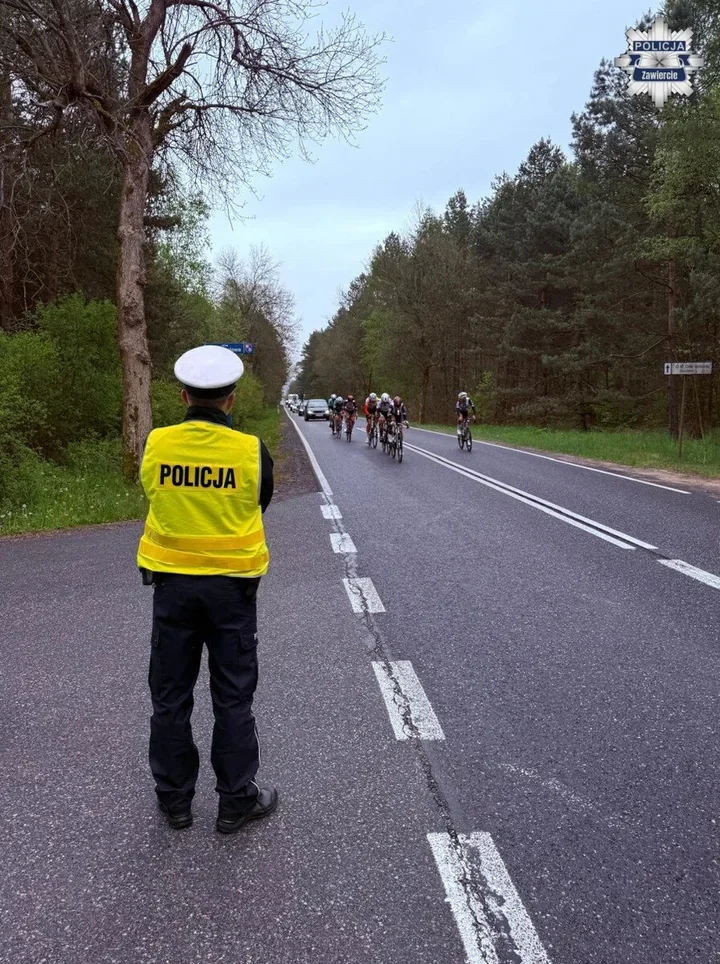 Wyścig przez powiat zawierciański - policja i strażacy czuwali nad trasą